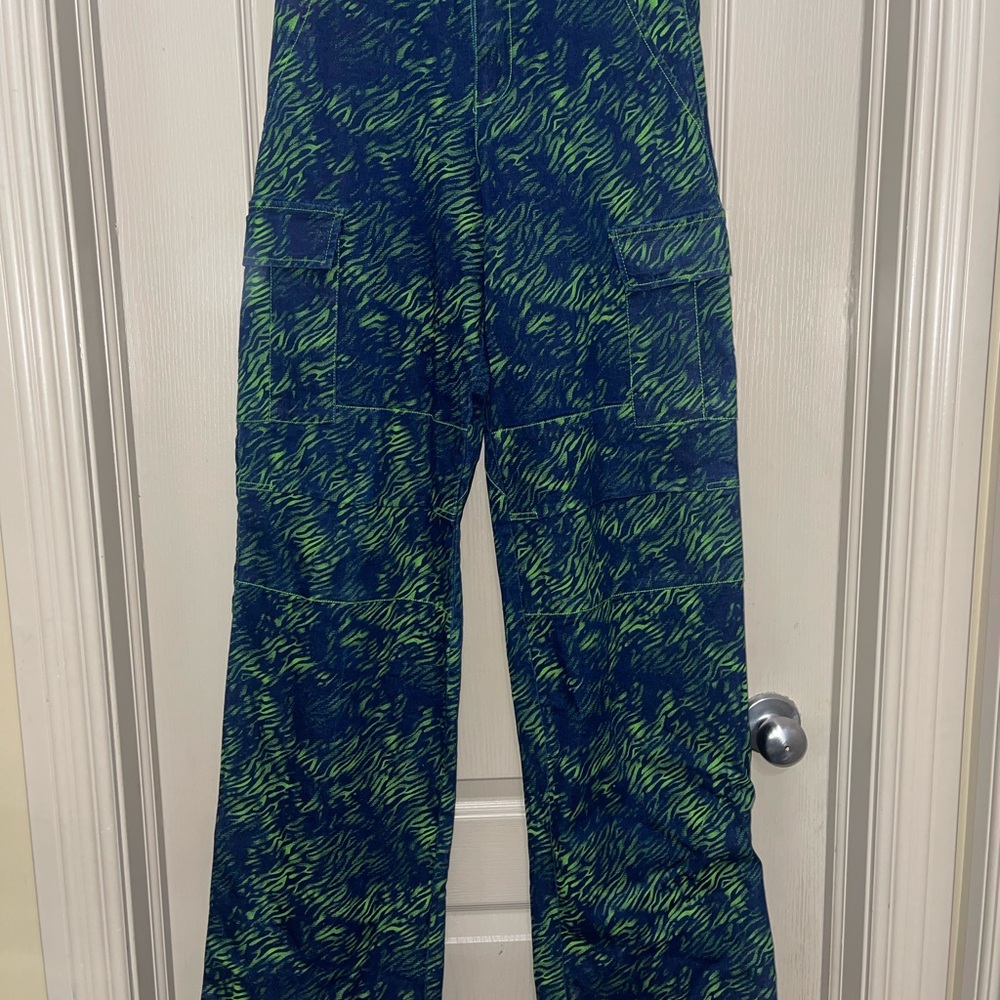 I.AM.GIA Sinead Pant in Green Tiger - Picture 3 of 10